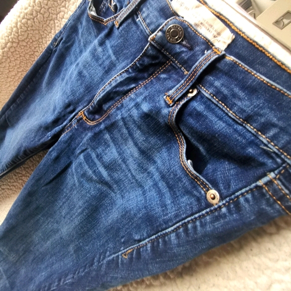 High Waisted Dark Wash GAP Skinny Jeans - Picture 3 of 4
